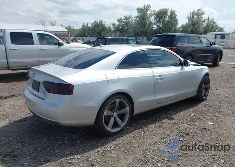 2013 Audi A5 2.0T Premium z USA, uszkodzony, nr VIN WAULFAFR7DA034408